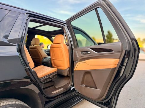 Used 2021 Cadillac Escalade Sport w/ LPO, ONYX Package AWD/4WD image 37