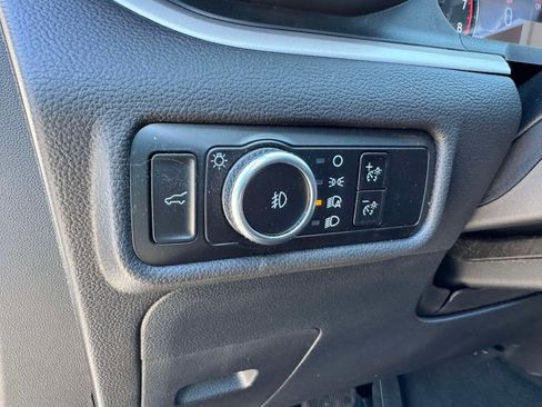 Used 2023 Ford Explorer XLT w/ Equipment Group 202A AWD/4WD image 26
