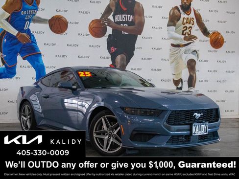 Used 2025 Ford Mustang Coupe RWD image 1