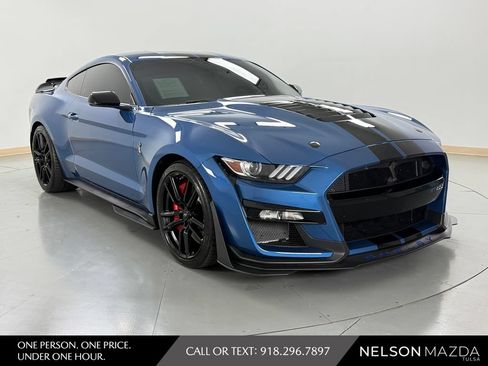 Used 2021 Ford Mustang Shelby GT500 w/ Technology Package RWD image 4