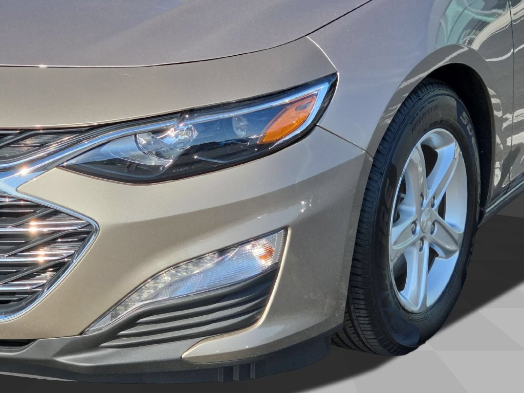 Used 2023 Chevrolet Malibu LT w/ Driver Confidence Package FWD image 9