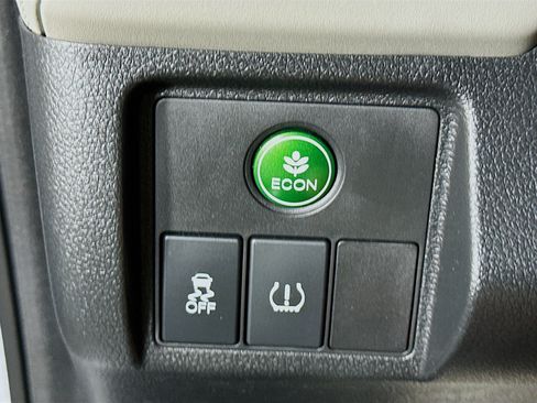Used 2019 Honda HR-V LX image 16
