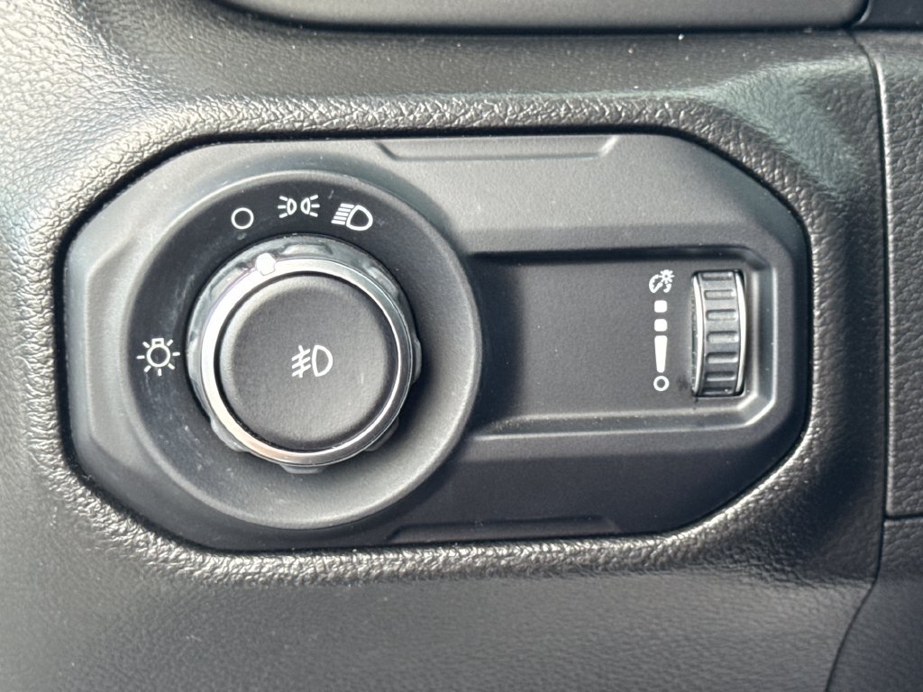 Used 2023 Jeep Wrangler Unlimited Sport AWD/4WD image 28