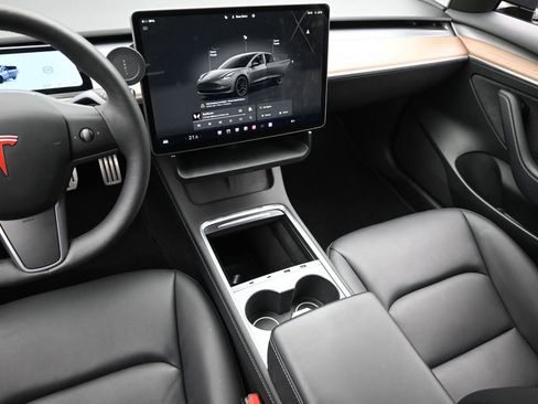 Used 2023 Tesla Model 3 Performance image 13