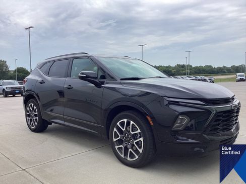 Used 2025 Chevrolet Blazer RS AWD/4WD image 2