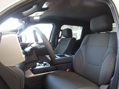 Used 2026 Toyota Tundra SR5 AWD/4WD image 15