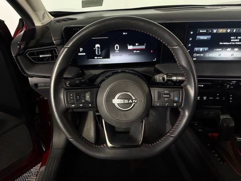 Used 2025 Nissan Kicks SR w/ Illumination Package FWD image 17