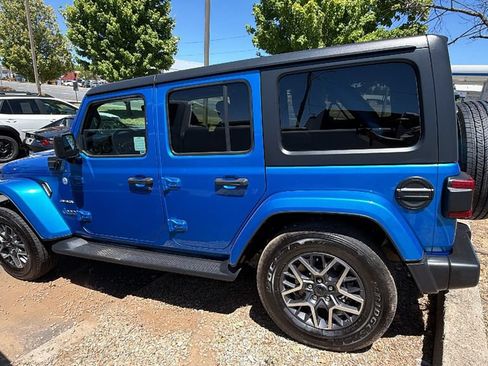 Used 2021 Jeep Wrangler Unlimited Sahara AWD/4WD image 7