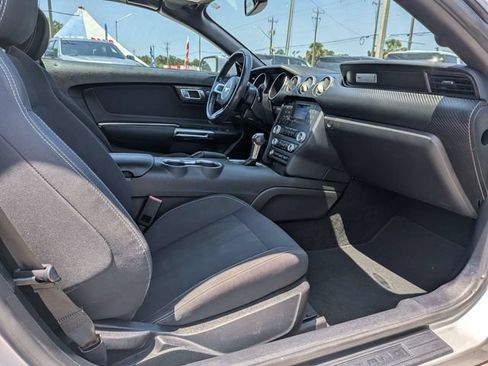 Used 2019 Ford Mustang Convertible RWD image 13