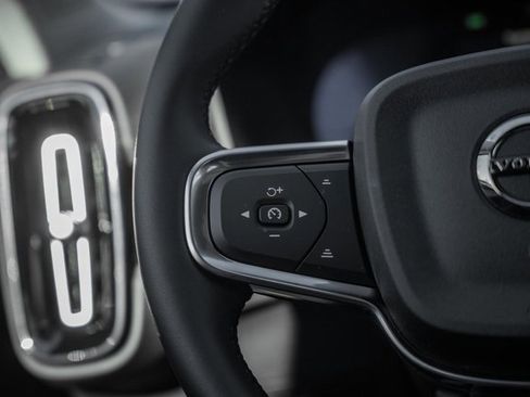 New 2026 Volvo XC40 B5 Plus w/ Protection Package Premier image 31