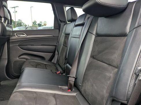 Used 2020 Jeep Grand Cherokee Altitude RWD image 16