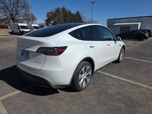 Used 2023 Tesla Model Y Long Range image 5