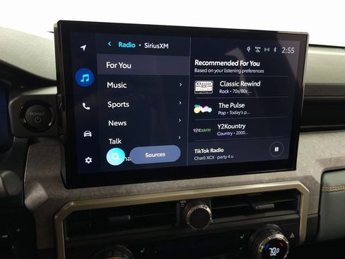 Used 2024 Toyota Tacoma Trailhunter image 29