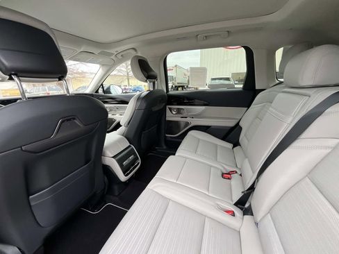 New 2026 Lincoln Nautilus Reserve AWD/4WD image 13