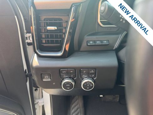 Used 2024 GMC Sierra 1500 Denali w/ Technology Package AWD/4WD image 19
