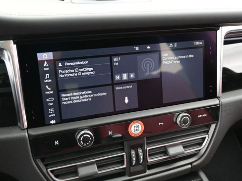 New 2026 Porsche Macan image 21