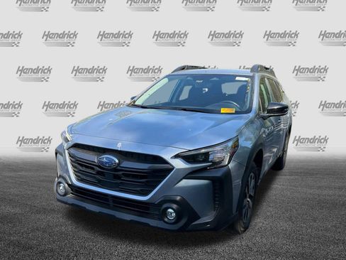 Used 2023 Subaru Outback Premium image 5