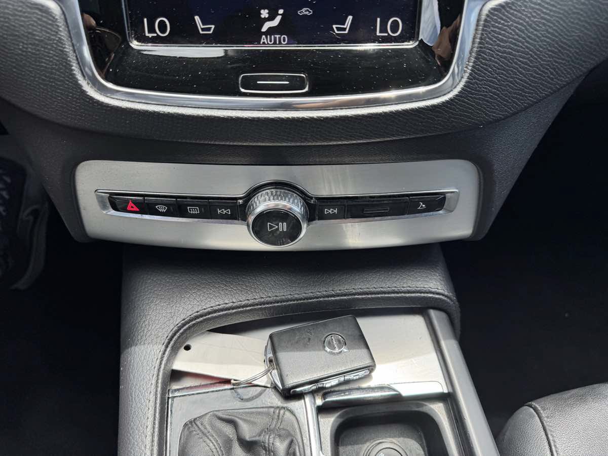 Used 2017 Volvo XC90 T5 Momentum w/ Vision Package AWD/4WD image 46