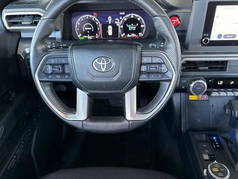 Certified 2025 Toyota 4Runner TRD Off-Road image 18