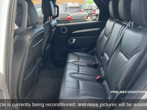 Used 2020 Land Rover Discovery Landmark AWD/4WD image 12