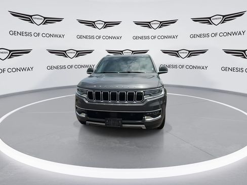 Used 2024 Jeep Wagoneer L Series III w/ Flexible Seating Group AWD/4WD image 4