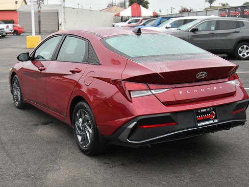 Used 2024 Hyundai Elantra SEL image 6