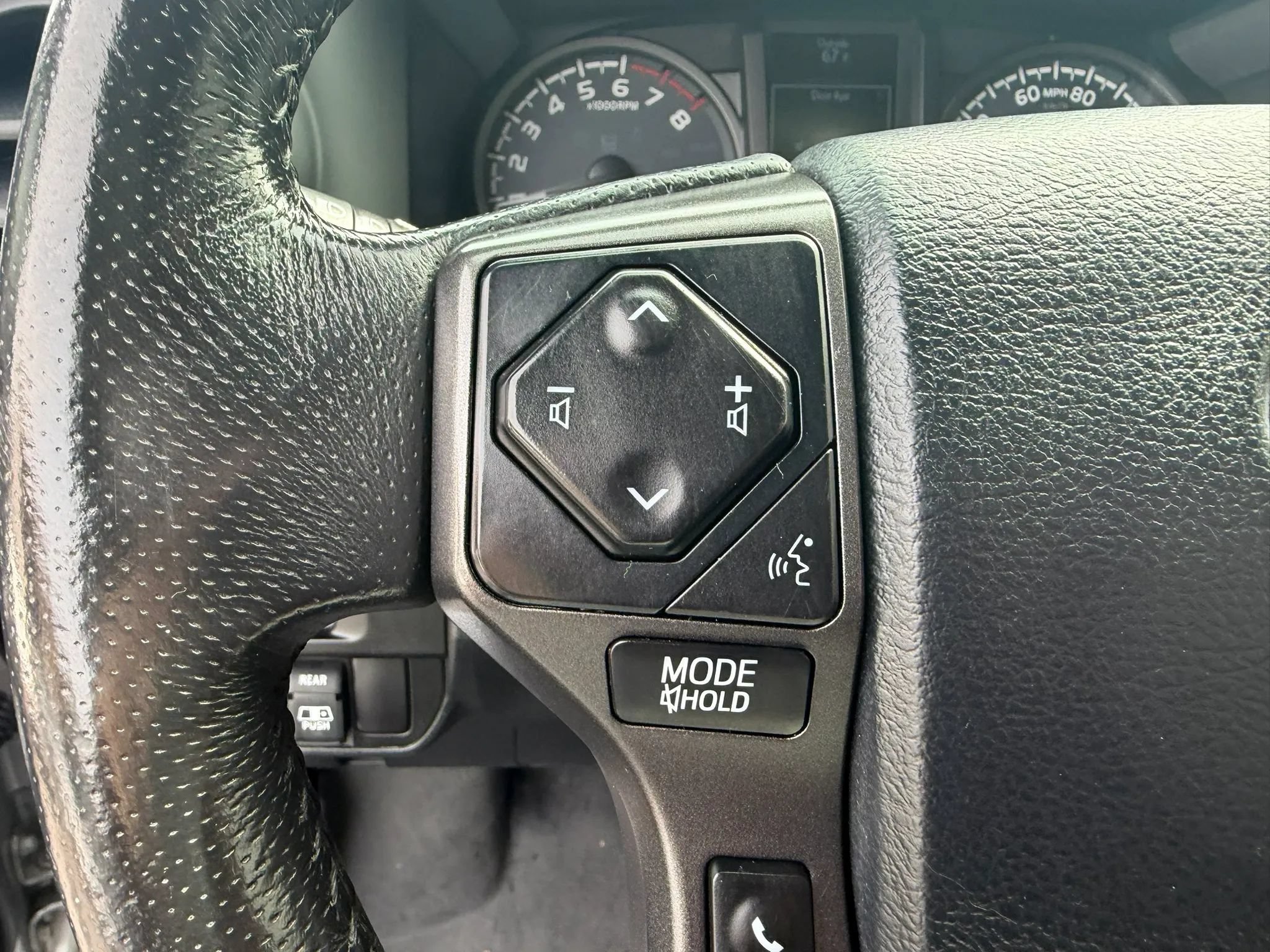 Used 2017 Toyota Tacoma TRD Sport w/ Tow Package AWD/4WD image 31