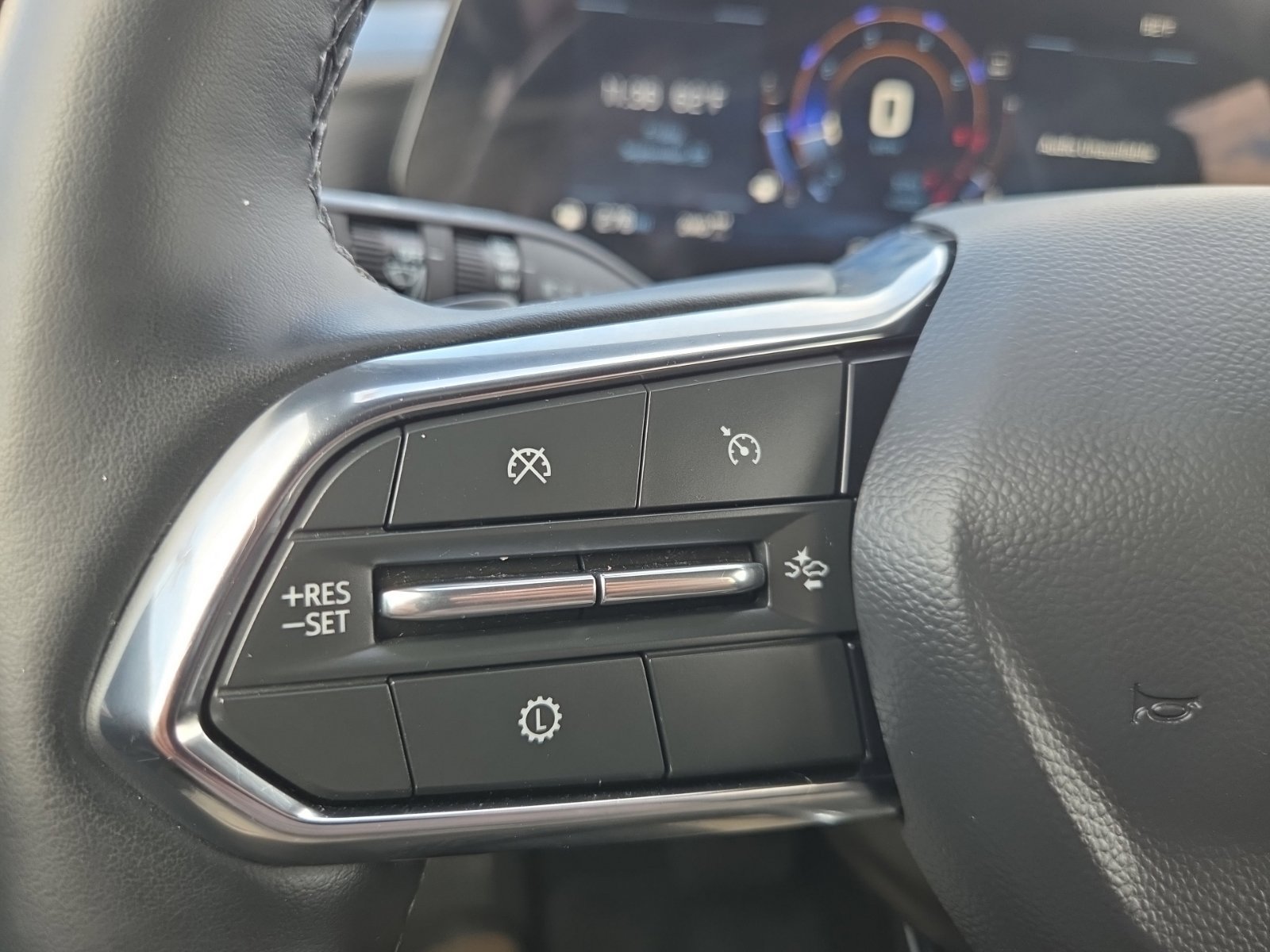 Used 2026 Chevrolet Equinox LT AWD/4WD image 24