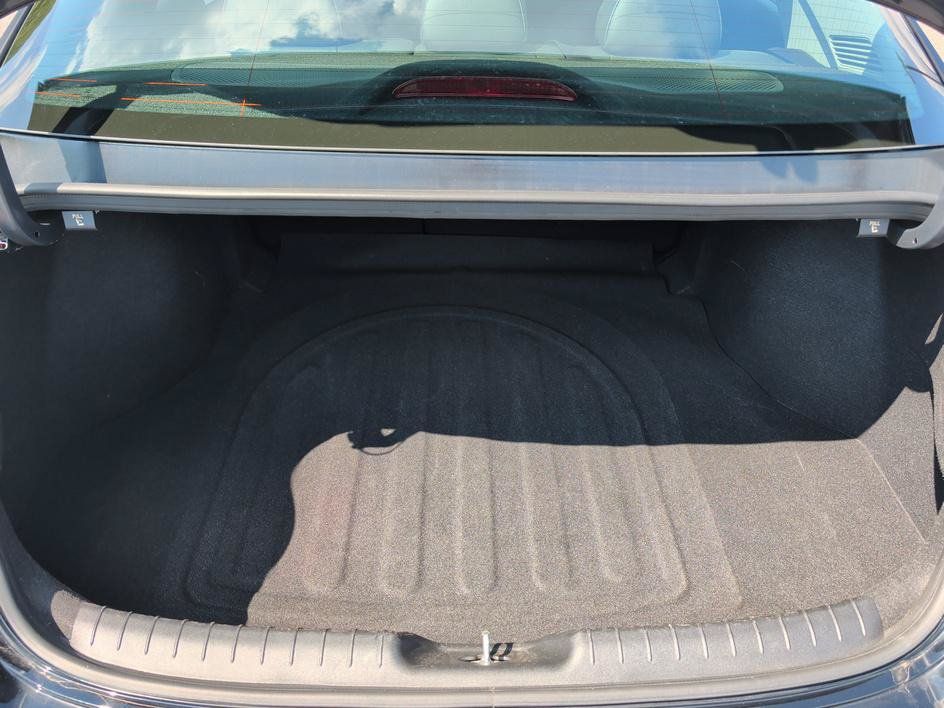 Used 2025 Hyundai Elantra Limited FWD image 14