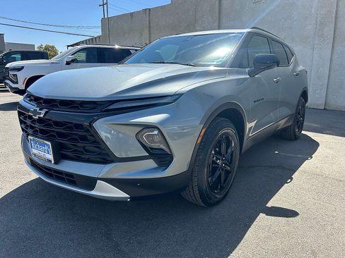 Used 2023 Chevrolet Blazer LT w/ Midnight/Sport Edition FWD image 7