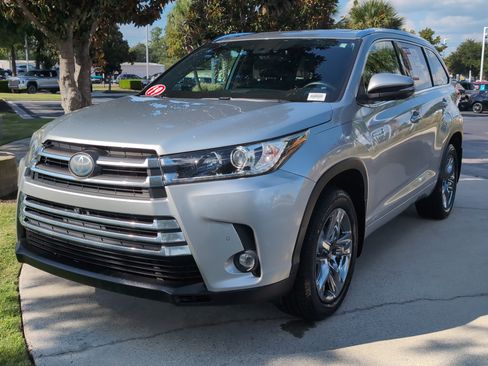 Used 2019 Toyota Highlander Limited Platinum AWD/4WD image 5