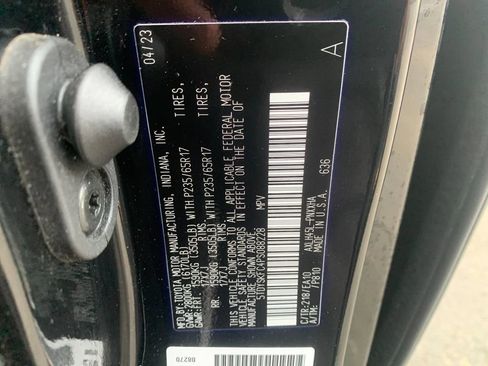 Used 2023 Toyota Sienna XLE image 34