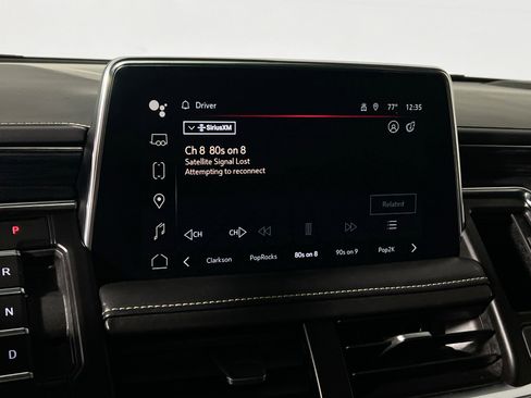 Used 2023 GMC Yukon SLT w/ SLT Luxury Package image 28