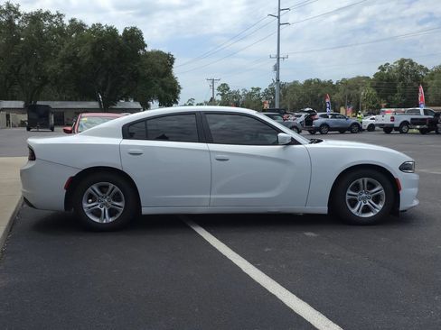 Used 2016 Dodge Charger SE w/ Popular Equipment Group RWD image 4