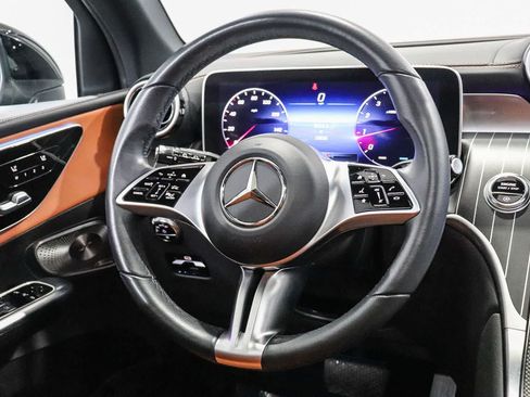 Used 2023 Mercedes-Benz GLC 300 image 16