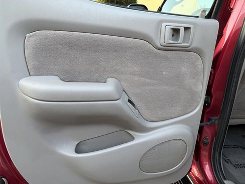 Used 2002 Toyota Tacoma PreRunner RWD image 24