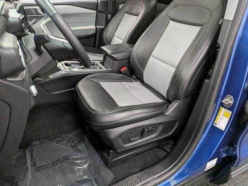 Certified 2022 Ford Explorer XLT w/ Equipment Group 202A image 9