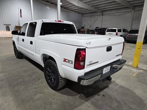 Used 2005 Chevrolet Silverado 1500 4x4 Crew Cab w/ Safe And Sound Package image 11