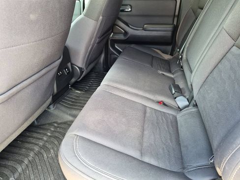 Used 2022 Nissan Frontier SV AWD/4WD image 12