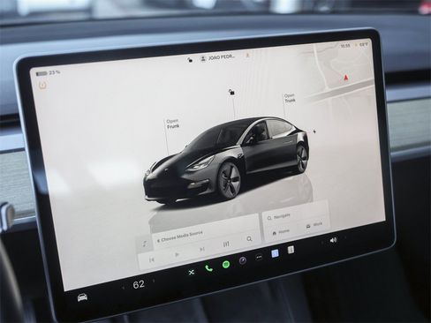 Used 2023 Tesla Model 3 Standard Range image 19