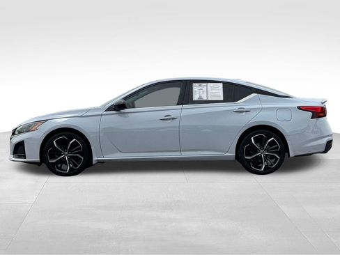 Used 2023 Nissan Altima 2.5 SR AWD/4WD image 4