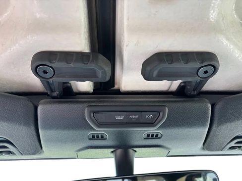 Used 2021 Jeep Wrangler Unlimited Sahara w/ Uconnect 4C Nav & Sound Group AWD/4WD image 17