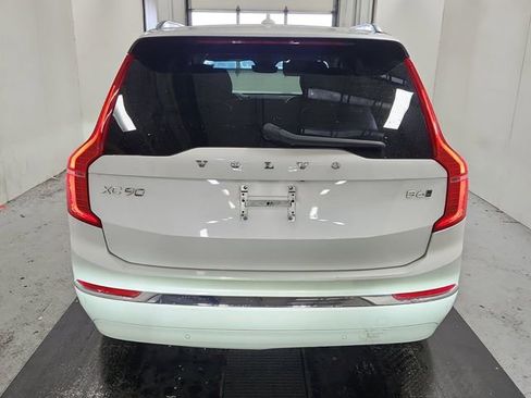 Used 2023 Volvo XC90 B6 Plus image 3