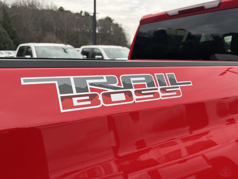 Used 2026 Chevrolet Silverado 1500 Custom Trail Boss w/ LPO, Dark Essentials Package image 40