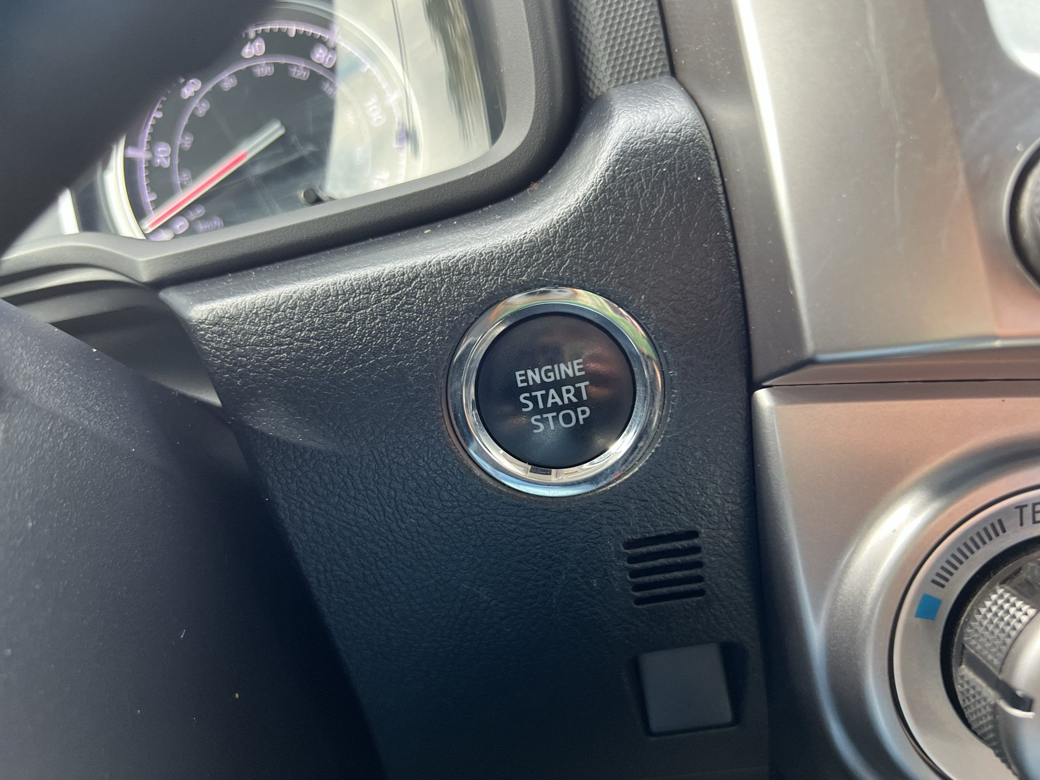 Used 2021 Toyota 4Runner Limited AWD/4WD image 18