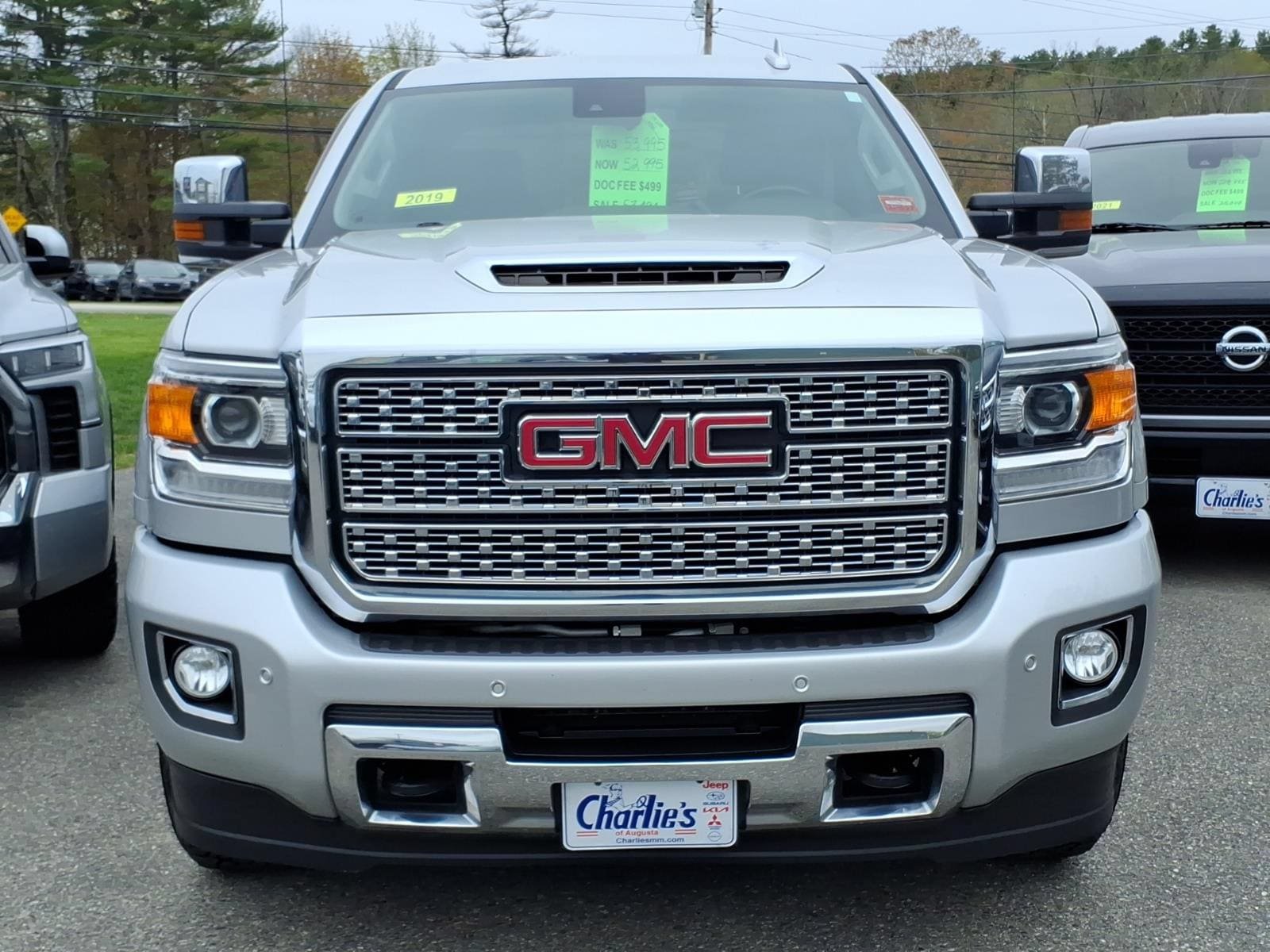 Used 2019 GMC Sierra 2500 Denali w/ Duramax Plus Package AWD/4WD image 2