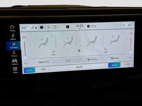 Used 2025 Jeep Wrangler Sahara image 24