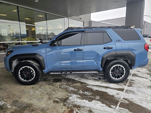 Used 2025 Toyota 4Runner TRD Off-Road Premium image 2