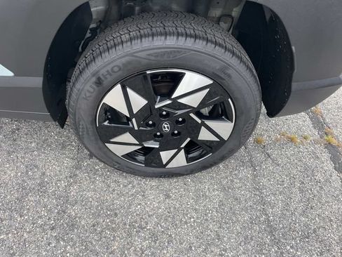 Certified 2025 Hyundai Kona SEL AWD/4WD image 12