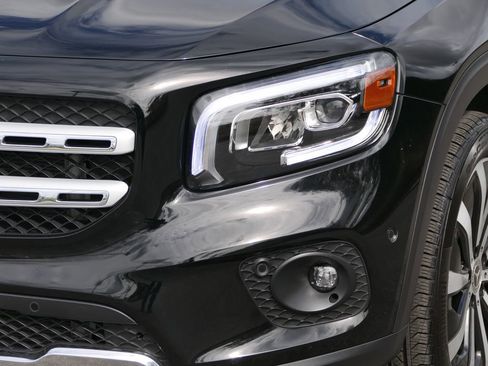 Used 2023 Mercedes-Benz GLB 250 image 9